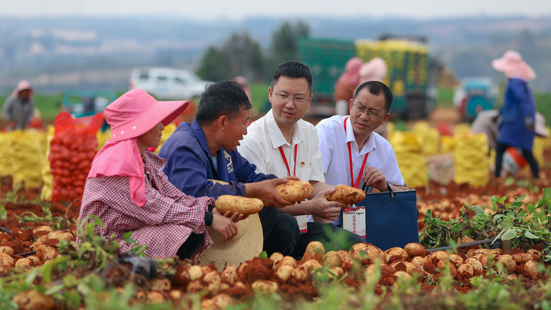 Xi_Jinping_Stresses_Governance_Priorities_in_New_Article