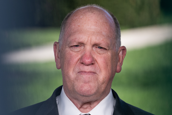 ICE Steps In as Airport Security Chaos Deepens Amid DHS Shutdown 🛂✈️