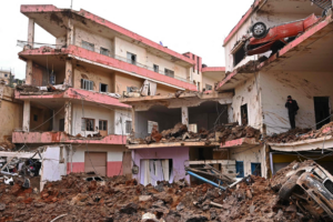 Israel Escalates Clashes with Hezbollah in Lebanon: Airborne Raid Sparks Regional Tensions 🌍✈️