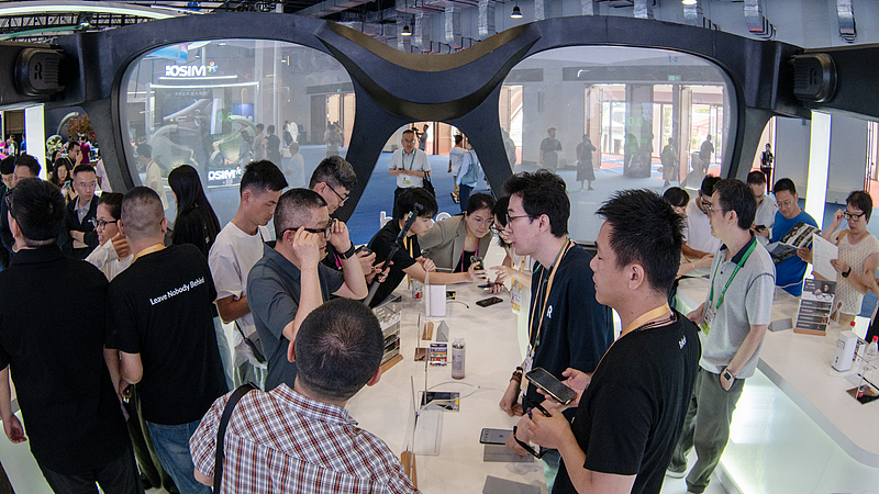 China's Consumer Market Shifts: From Global Buyers to Global Sellers 🌍🛍️