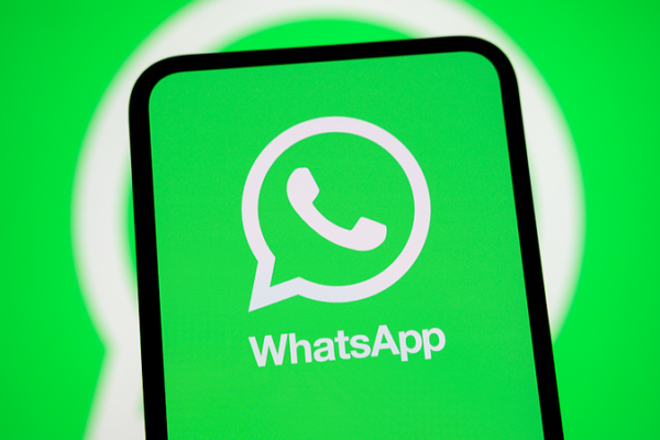 WhatsApp Exposes Italian Spyware Targeting 200 Users 🕵️♂️📱