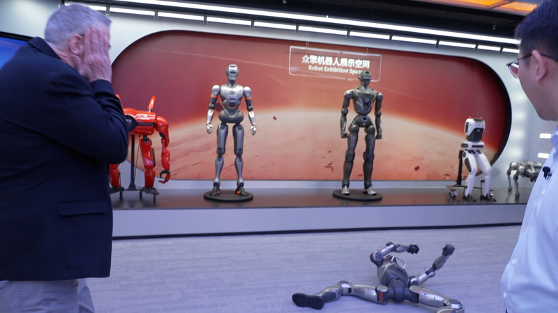 2ZOQ4ONGDX5Z9JAQ1160 - 🌍NewspaperAmigo – Your Global News Buddy 🗞️ China's AI Robots: Built Tough, But Can They Bounce Back? 🤖💥 video poster