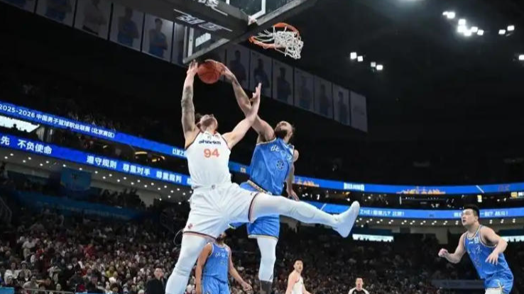 70HDCEE4Y9PGQWGD2LA5 - 🌍NewspaperAmigo – Your Global News Buddy 🗞️ Kyle Fogg's 36-Point Masterclass Secures Shanghai Sharks' Playoff Top Seed 🏀🔥