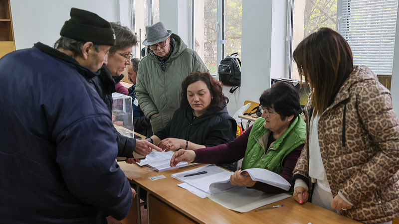 Bulgaria Votes Again: 8th Election in 5 Years Sparks Hope for Stability 🇧🇬✉️