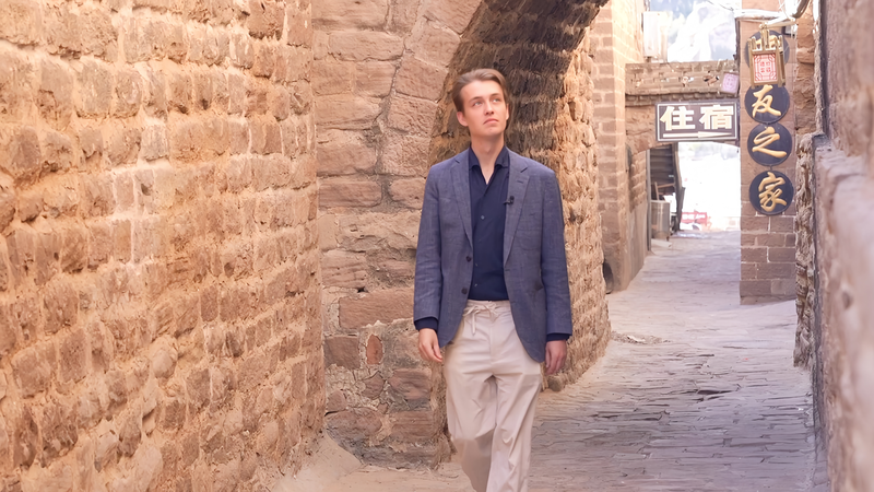 From Screen to Scenery: UK Explorer Rides Movie Train to China’s Qikou 🚄🎬 video poster