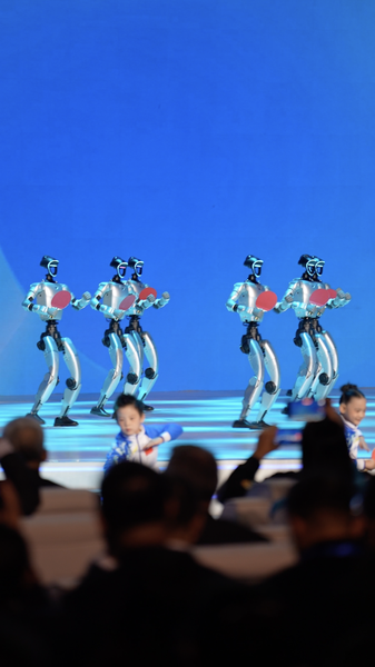 Robots & Kids Revive Ping-Pong Diplomacy in Beijing Spectacle 🤖🏓 video poster
