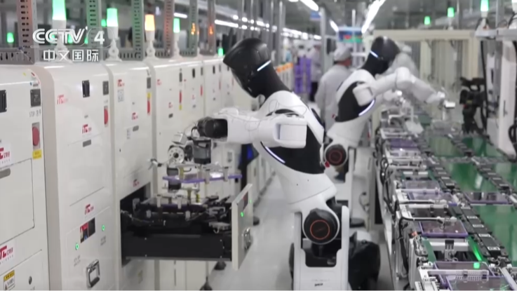 China Deploys World’s First Humanoid Robots in Factories 🤖🏭