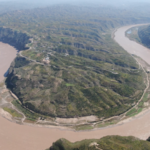 9S8QIQ6YM51JAURSSI0N - 🌍NewspaperAmigo – Your Global News Buddy 🗞️ Yellow River's 'Five Bends' Stun with Eco-Revival in 2026 🌊✨ video poster