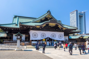 Japanese PM's Yasukuni Offering Sparks Regional Tensions 🌏⚡