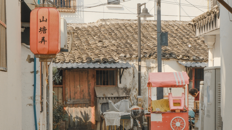 Suzhou’s Shantang Street: Where Ancient Canals Meet Modern Vibes 🌉🍜