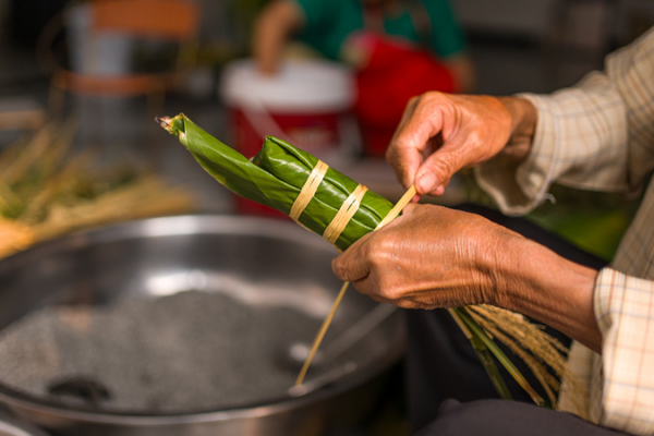 Buyi Village Sizzles with Tradition Ahead of Sanyuesan Festival 🎋