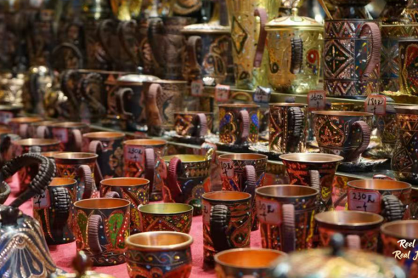 Kashi’s Ancient Crafts: Where Tradition Meets Modern Vibes 🎨✨