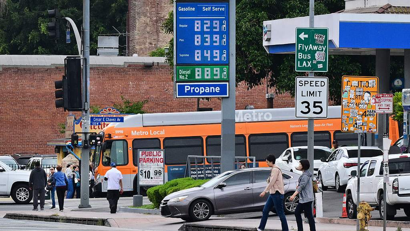 US Gas Prices Soar to 4-Year High Amid Middle East Tensions 🌍⛽