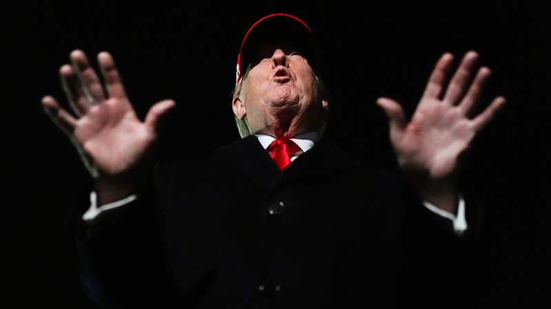 Trump Warns Iran: Ships Near Blockade Will Face 'Brutal' Response 🌊⚔️