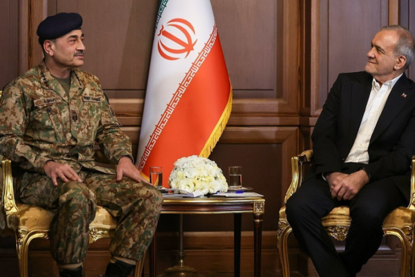 🇵🇰🤝🇮🇷 Pakistan Army Chief Stresses Peace in Iran Talks