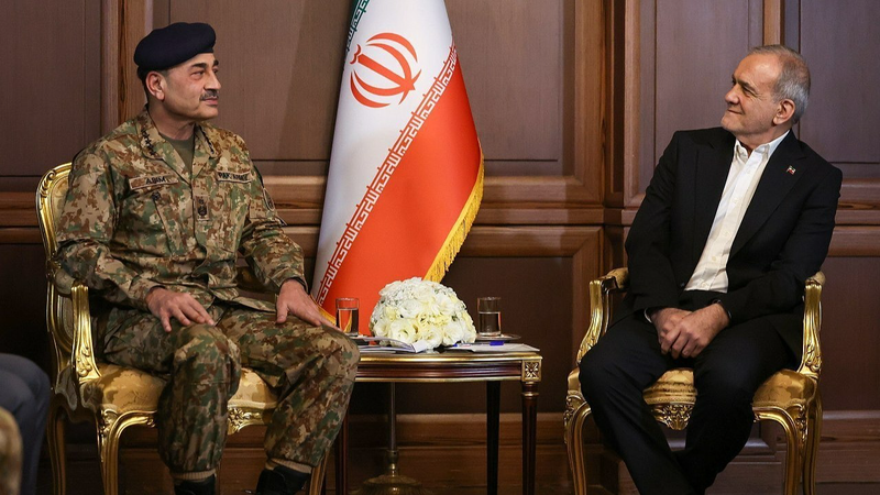 🇵🇰🤝🇮🇷 Pakistan Army Chief Stresses Peace in Iran Talks