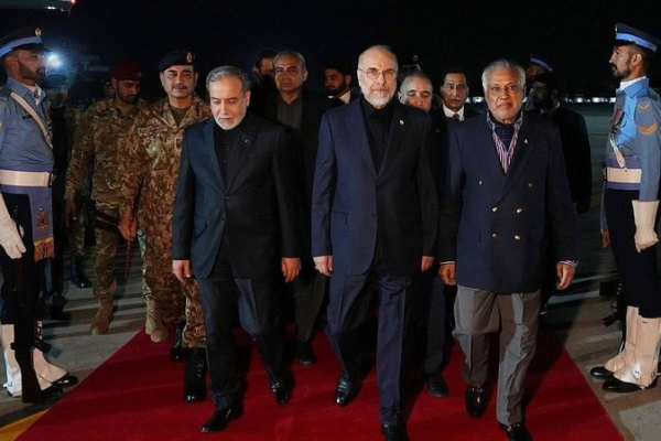 Iran-US Talks Heat Up: Pakistan Hosts High-Stakes Diplomacy 🌍✌️