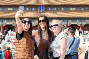 China Overtakes US in Global Approval Ratings 🌏📈