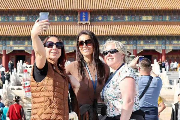 China Overtakes US in Global Approval Ratings 🌏📈