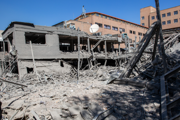 🌍 Iran-US Tensions Peak as Trump's Deadline Looms: What's Next?