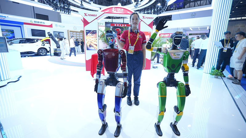 QNP0U0NT1W7ZLTPJNLGK - 🌍NewspaperAmigo – Your Global News Buddy 🗞️ 🤖✨ Robots Steal the Show at Hainan’s 2026 Consumer Expo