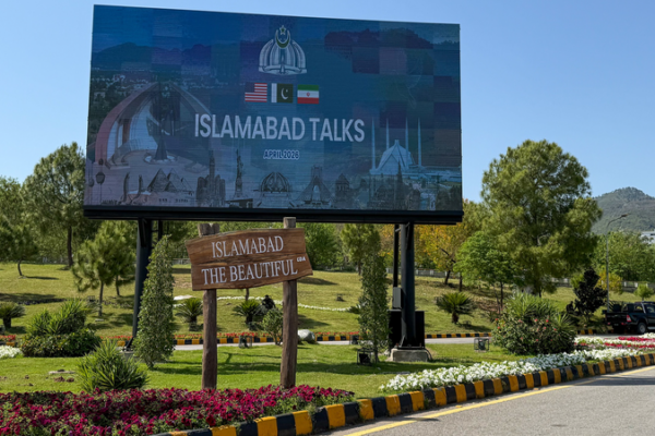 Pakistan Steps Up as US-Iran Talks Hang in Balance 🌍⚡ video poster