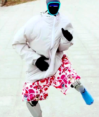 China's Robot Dancer Wows Crowds in Haikou Park 🤖💃 video poster