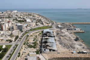 Iran Reopens Strait of Hormuz Amid Ceasefire, Warns US Over Blockade ⚓️🌍