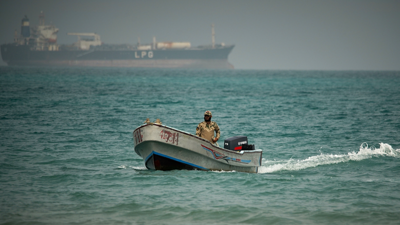 Houthis Threaten Closure of Vital Bab al-Mandeb Strait 🌍🚢