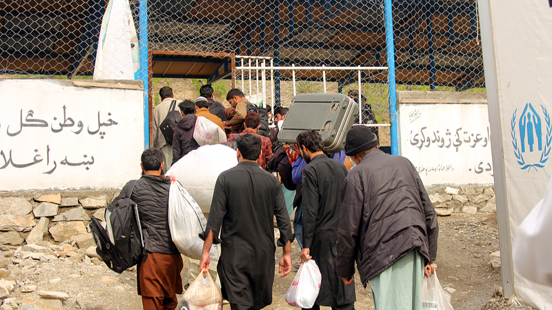 155 Afghan Prisoners Freed from Pakistan in Major Repatriation Push 🌍✊