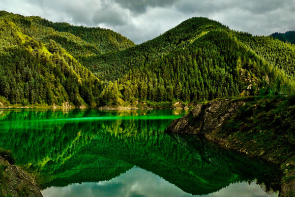 New Study Maps Microplastics on the 'Roof of the World' 🌍🔬