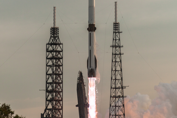 Blue Origin's New Glenn Rocket Lands Booster but Loses Satellite 🚀💥