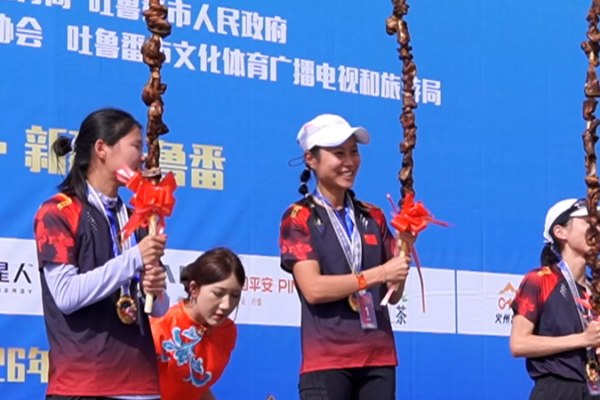 🏆 Xinjiang Marathon Winner Takes Home 1.5-Meter Lamb Kebab! video poster