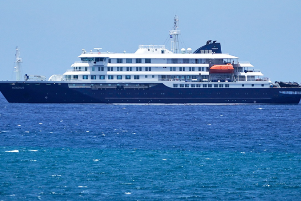 Crisis at Sea! 🚢 Hantavirus Outbreak Hits Cruise Ship MV Hondius